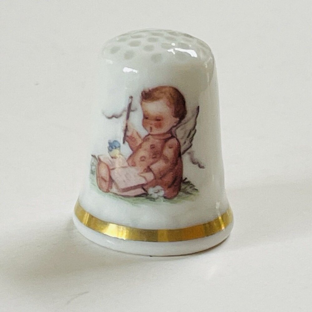 Thimble Angel Reading Book Porcelain Gold Ring Vintage 1991 Quilting Sewing